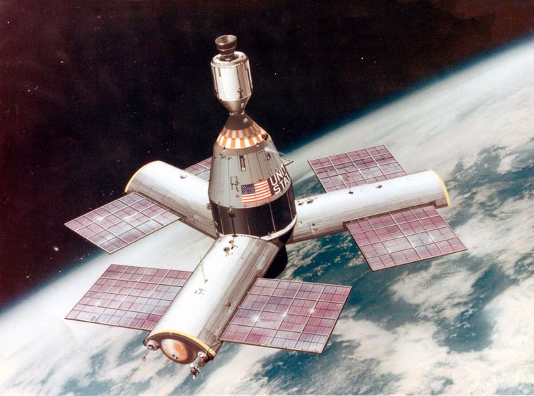 https://www.gettyimages.com/detail/news-photo/three-radial-module-space-station-concept-1960-this-three-news-photo/1349715843