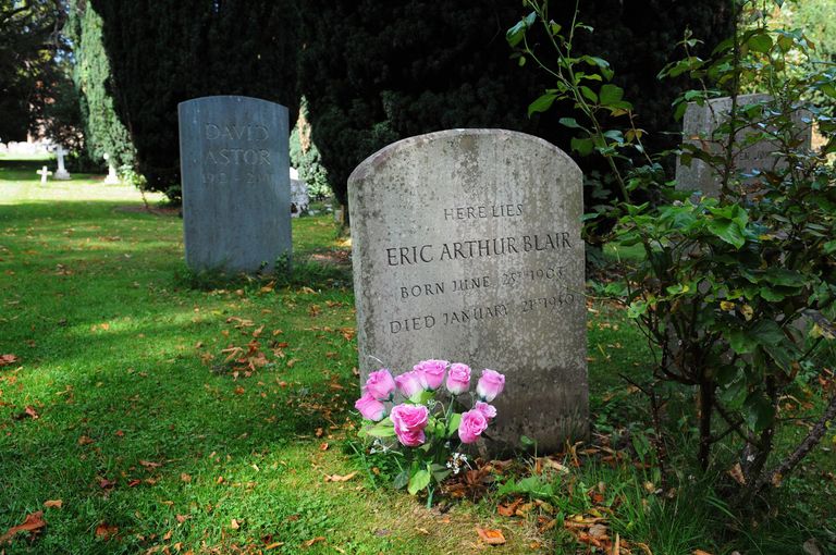 https://www.gettyimages.co.uk/detail/news-photo/the-graves-of-author-eric-arthur-blair-better-known-as-news-photo/614273342
