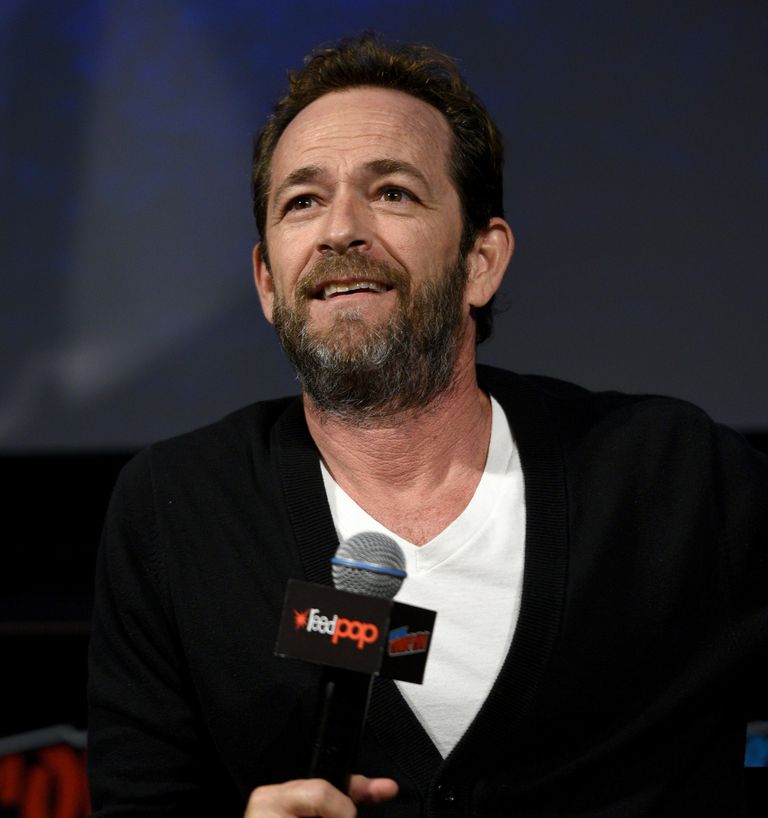 https://www.gettyimages.co.uk/detail/news-photo/luke-perry-speaks-onstage-at-the-riverdale-sneak-peek-and-q-news-photo/1047185146