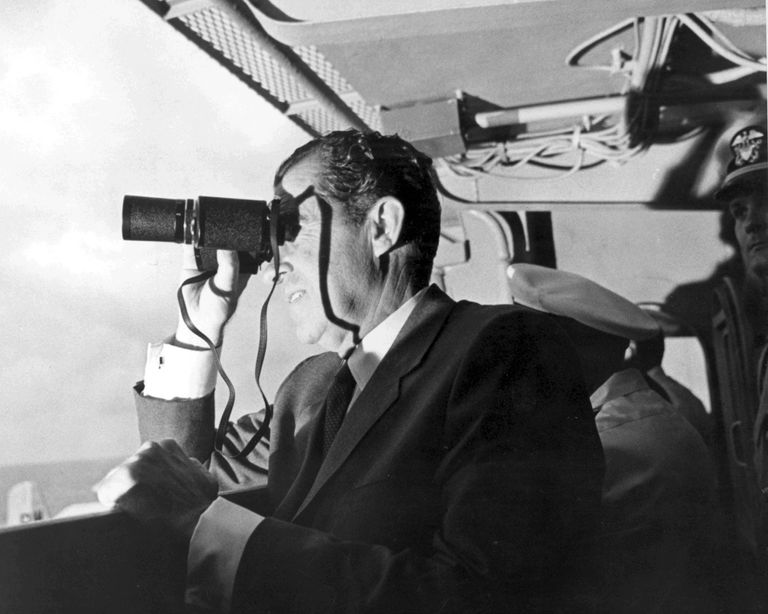 https://www.gettyimages.com/detail/news-photo/president-richard-nixon-looks-through-binoculars-to-watch-news-photo/1152478896