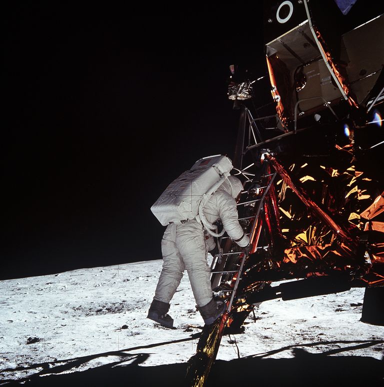 https://www.gettyimages.com/detail/news-photo/astronaut-edwin-e-aldrin-jr-lunar-module-pilot-descends-the-news-photo/851489