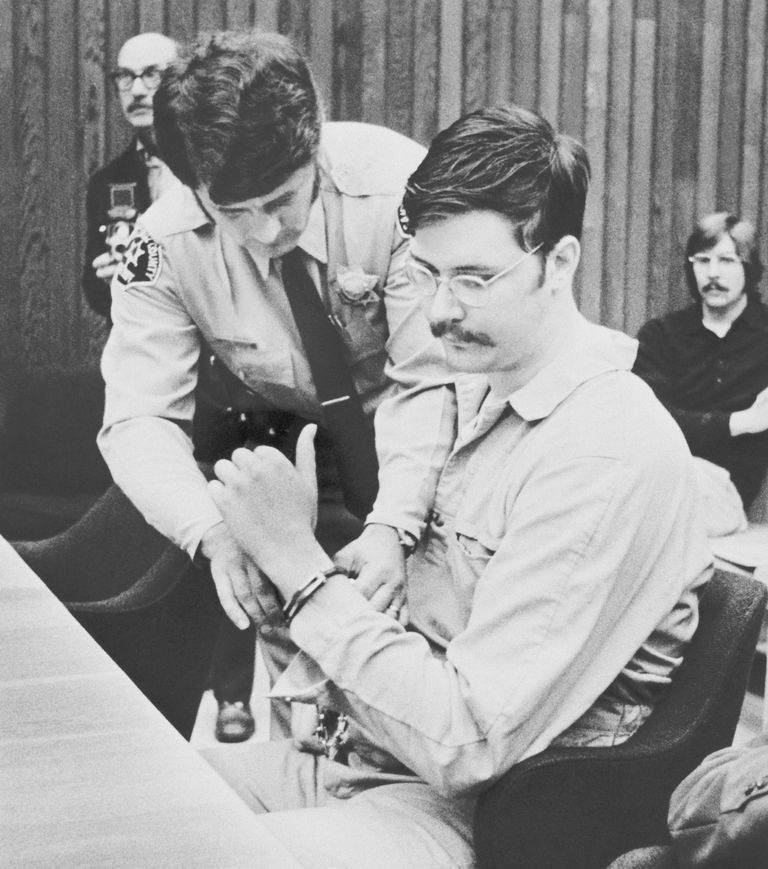 https://www.gettyimages.com/detail/news-photo/edmund-kemper-iii-has-manacles-removed-by-bruce-colomy-news-photo/515109582