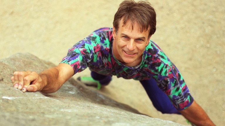 https://www.gettyimages.co.uk/detail/news-photo/los-angeles-california-rock-climber-george-willig-20-years-news-photo/1144625