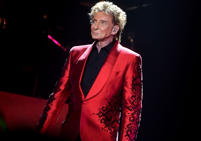 https://www.gettyimages.co.uk/detail/news-photo/singer-barry-manilow-performs-onstage-during-his-hits-2023-news-photo/1457828722?adppopup=true