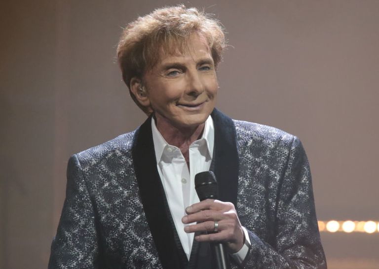 https://www.gettyimages.co.uk/detail/news-photo/barry-manilow-performs-in-concert-at-borgata-hotel-casino-news-photo/993148444?adppopup=true