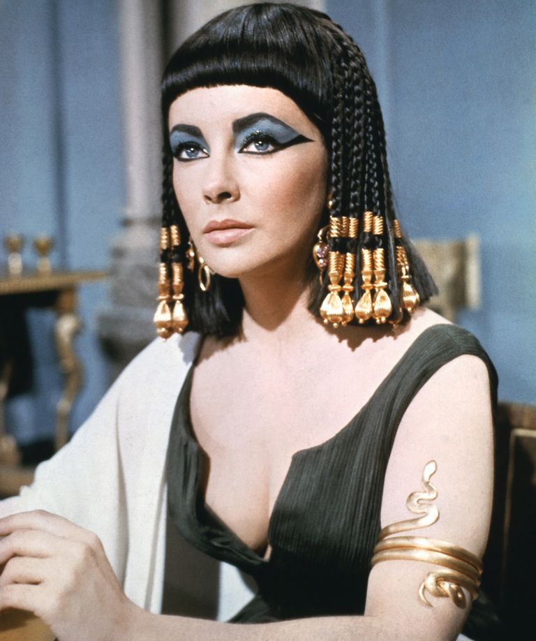 https://www.gettyimages.co.uk/detail/news-photo/elizabeth-taylor-british-actress-in-costume-wearing-eye-news-photo/139633685