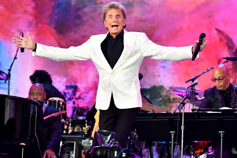https://www.gettyimages.co.uk/detail/news-photo/barry-manilow-performs-onstage-during-we-love-nyc-the-news-photo/1335500841?adppopup=true