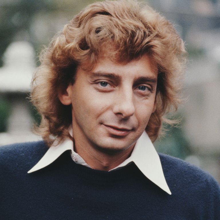 https://www.gettyimages.co.uk/detail/news-photo/american-singer-and-songwriter-barry-manilow-december-1980-news-photo/1172692344