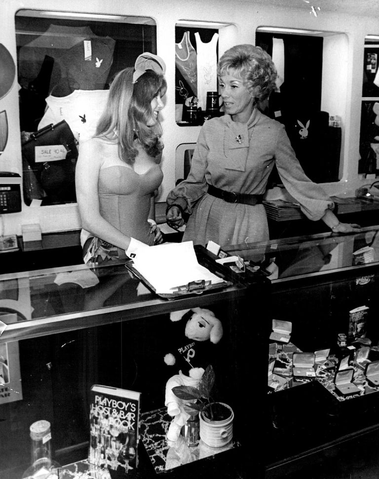 https://www.gettyimages.co.uk/detail/news-photo/femme-at-the-helm-of-denvers-playboy-club-barbara-taylor-at-news-photo/837126638