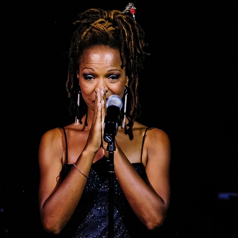 https://www.gettyimages.com/detail/news-photo/american-actress-and-singer-simone-performs-during-the-jvc-news-photo/1153310292