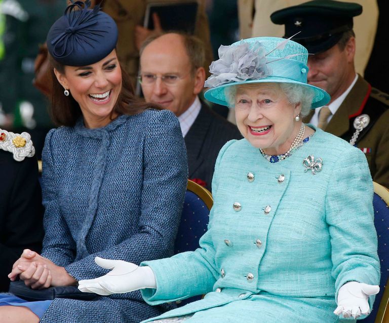 https://www.gettyimages.co.uk/detail/news-photo/catherine-duchess-of-cambridge-and-queen-elizabeth-ii-watch-news-photo/146294138?adppopup=true