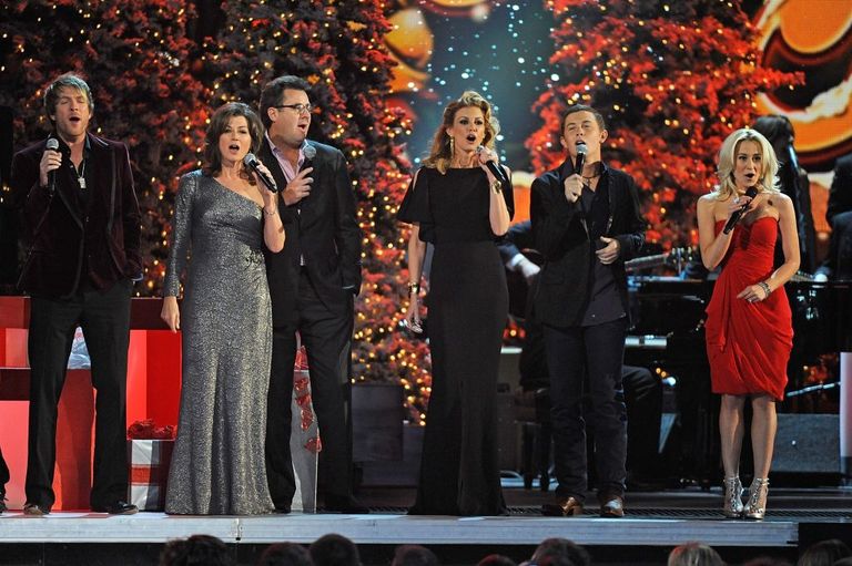 https://www.gettyimages.co.uk/detail/news-photo/joe-don-rooney-martina-mcbride-vince-gill-faith-hill-scotty-news-photo/132201842
