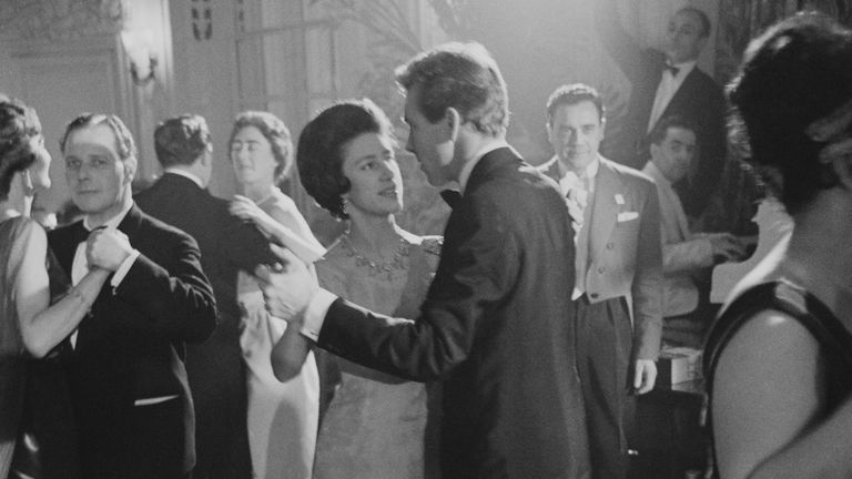https://www.gettyimages.co.uk/detail/news-photo/princess-margaret-countess-of-snowdon-dancing-with-her-news-photo/1035058480?adppopup=true