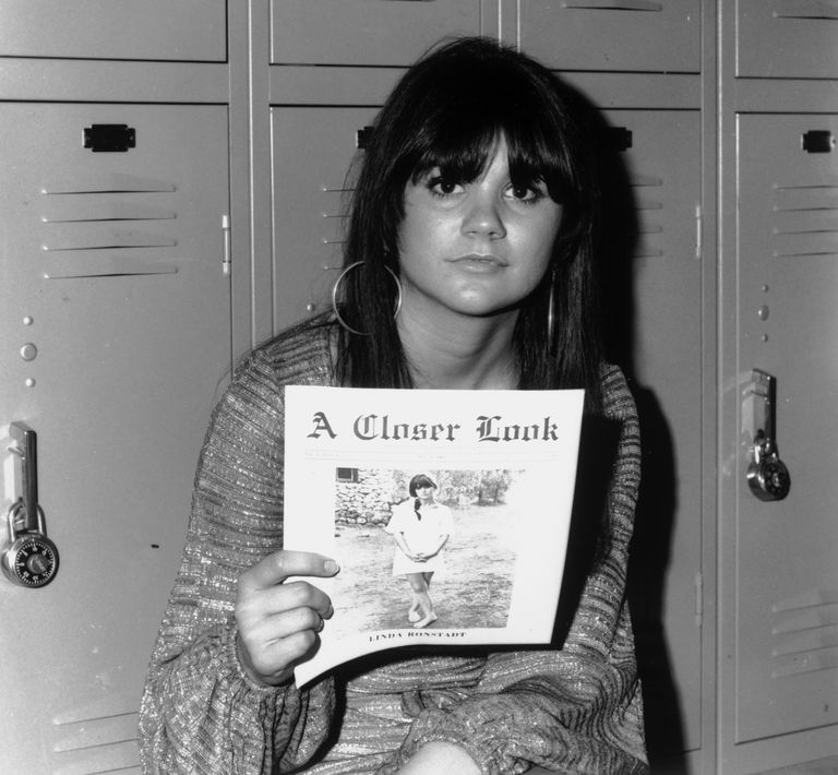 https://www.gettyimages.co.uk/detail/news-photo/linda-ronstadt-the-stone-poneys-perform-at-palo-verdo-high-news-photo/1311997656