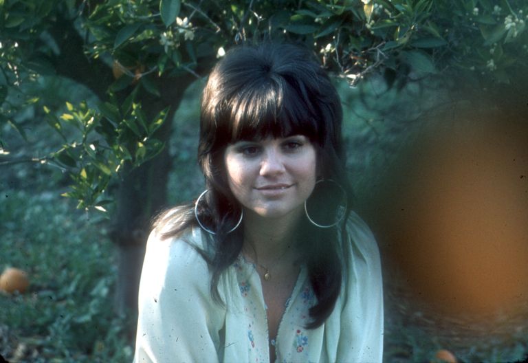 https://www.gettyimages.co.uk/detail/news-photo/photo-of-linda-ronstadt-photo-by-michael-ochs-archives-news-photo/74292970