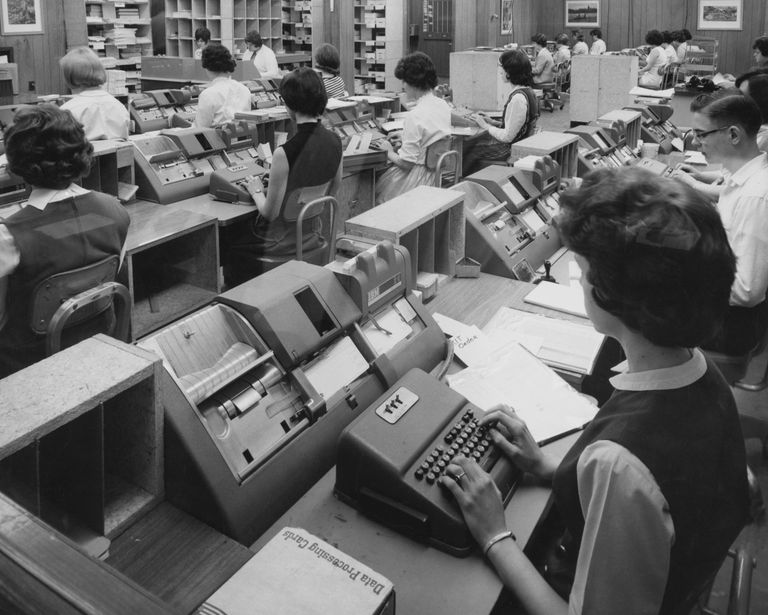 https://www.gettyimages.com/detail/news-photo/card-punch-operators-using-ibm-model-24-card-punch-machines-news-photo/1457960117