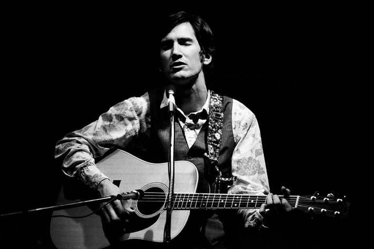 https://www.gettyimages.co.uk/detail/news-photo/singer-songwriter-townes-van-zandt-performs-at-the-last-news-photo/1256741929?adppopup=true