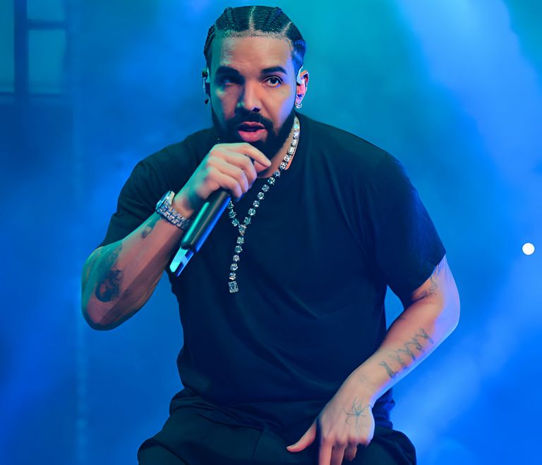 https://www.gettyimages.co.uk/detail/news-photo/rapper-drake-performs-onstage-during-lil-baby-friends-news-photo/1448234007?adppopup=true
