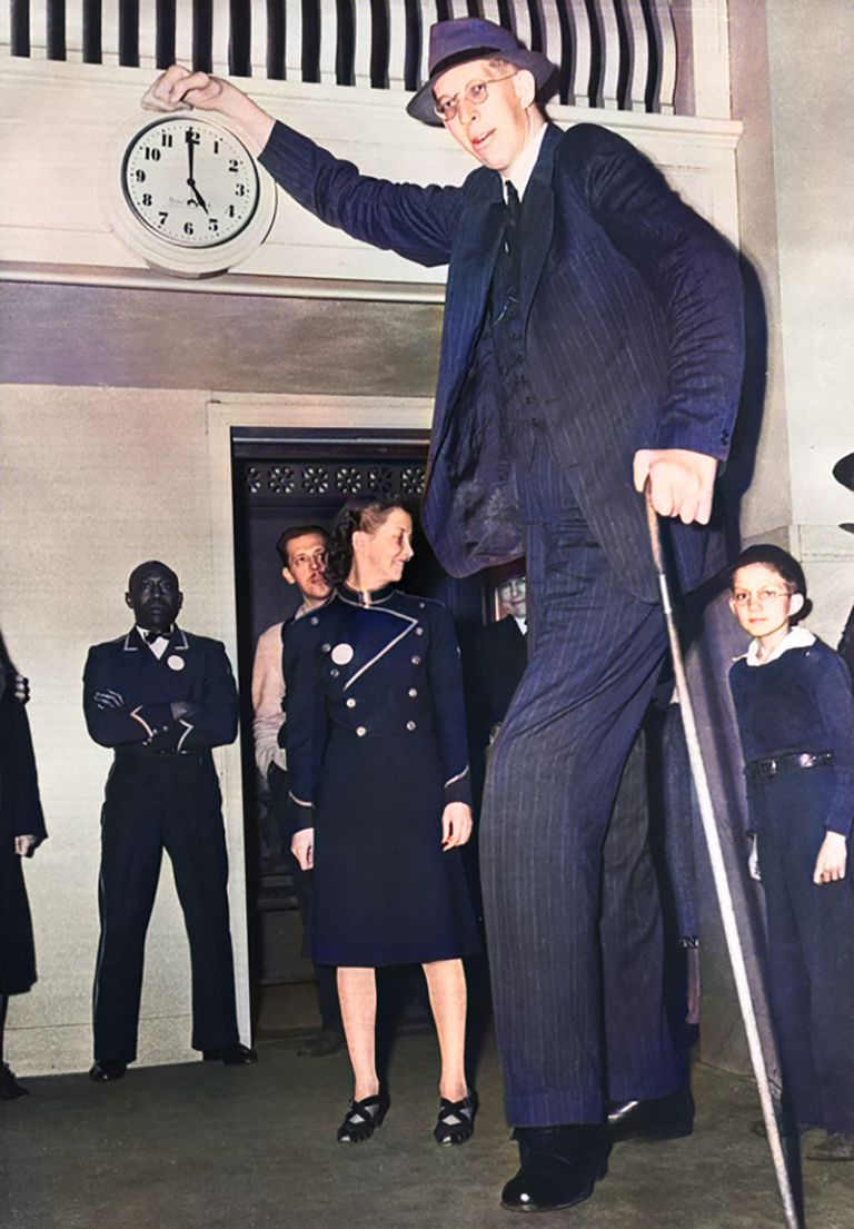 https://www.gettyimages.com/detail/news-photo/just-as-gulliver-towered-over-the-lilliputians-in-jonathan-news-photo/515246690
