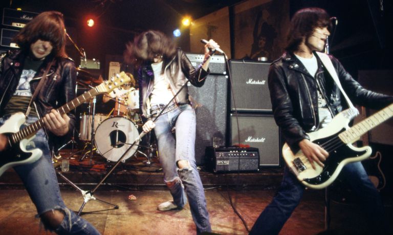 https://www.gettyimages.co.uk/detail/news-photo/photo-of-johnny-ramone-and-ramones-and-dee-dee-ramone-and-news-photo/85240554