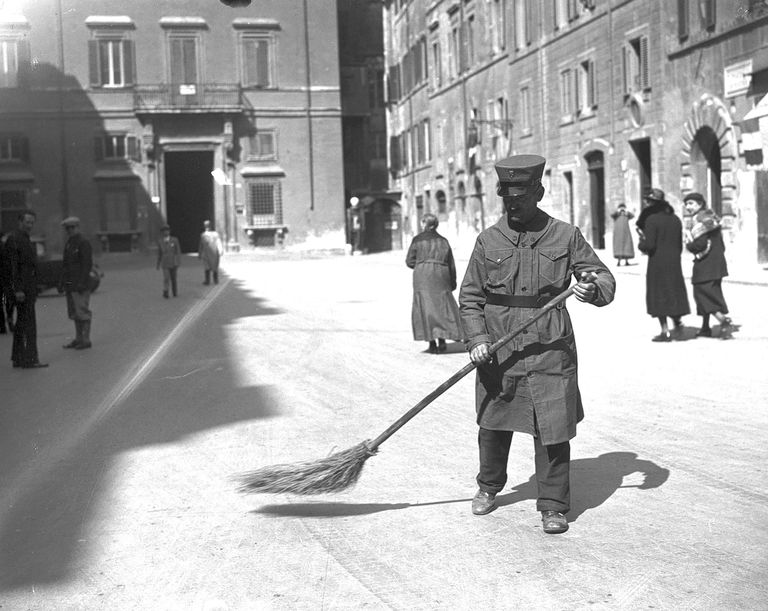 https://www.gettyimages.com/detail/news-photo/street-sweeper-with-the-new-uniform-rome-1932-news-photo/879380432