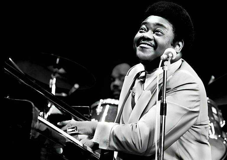 https://www.gettyimages.co.uk/detail/news-photo/fats-domino-performs-live-on-stage-at-concertgebouw-in-news-photo/96208298