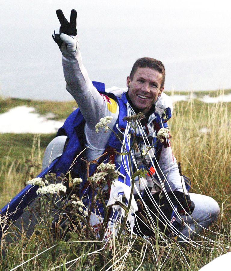 https://www.gettyimages.com/detail/news-photo/in-this-handout-photo-felix-baumgartner-world-renowned-b-a-news-photo/2349926