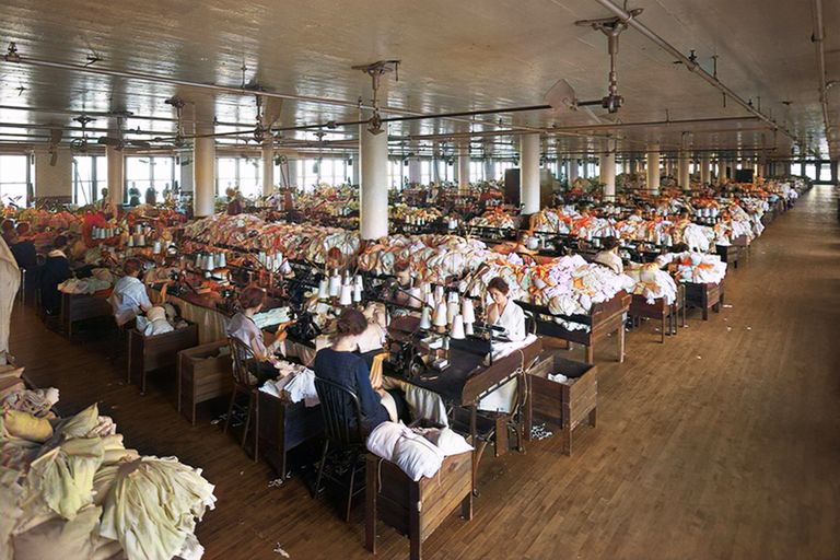 https://www.gettyimages.com/detail/news-photo/hundreds-of-clothing-makers-sew-garments-in-the-munsingwear-news-photo/576826348