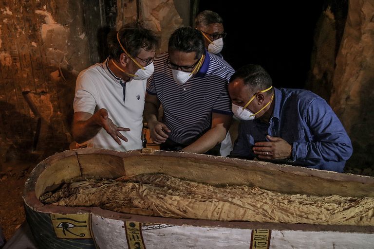 https://www.gettyimages.com/detail/news-photo/november-2018-egypt-luxor-archaeologist-inspect-a-news-photo/1064707110
