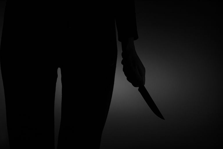 https://www.gettyimages.com/detail/photo/womans-hand-holds-a-knife-in-the-dark-violence-royalty-free-image/1456050899?phrase=knife+fight