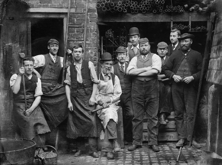 https://www.gettyimages.com/detail/news-photo/foundry-workers-king-street-maidenhead-windsor-and-news-photo/1349717767
