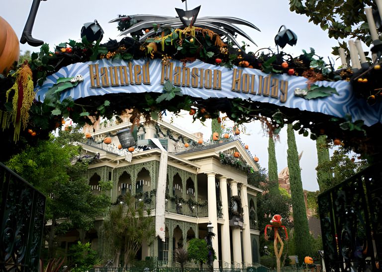 https://www.gettyimages.co.uk/detail/news-photo/the-disney-haunted-mansion-is-creeped-up-for-halloween-with-news-photo/1033438624?adppopup=true