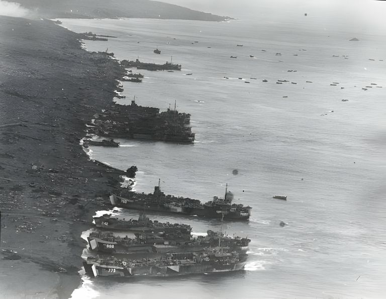 https://www.gettyimages.co.uk/detail/news-photo/photo-taken-from-the-top-of-mt-suribachi-show-us-ships-news-photo/576768761