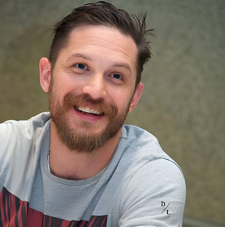 https://www.gettyimages.co.uk/detail/news-photo/tom-hardy-at-the-legend-press-conference-at-the-park-hyatt-news-photo/488421746