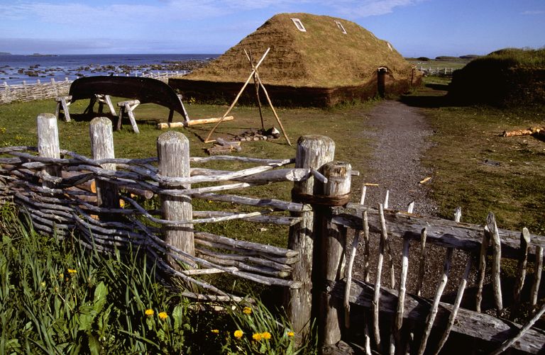 https://www.gettyimages.co.uk/detail/news-photo/reconstitution-dhabitat-viking-de-lan-1000-circa-2000-anse-news-photo/1301593912
