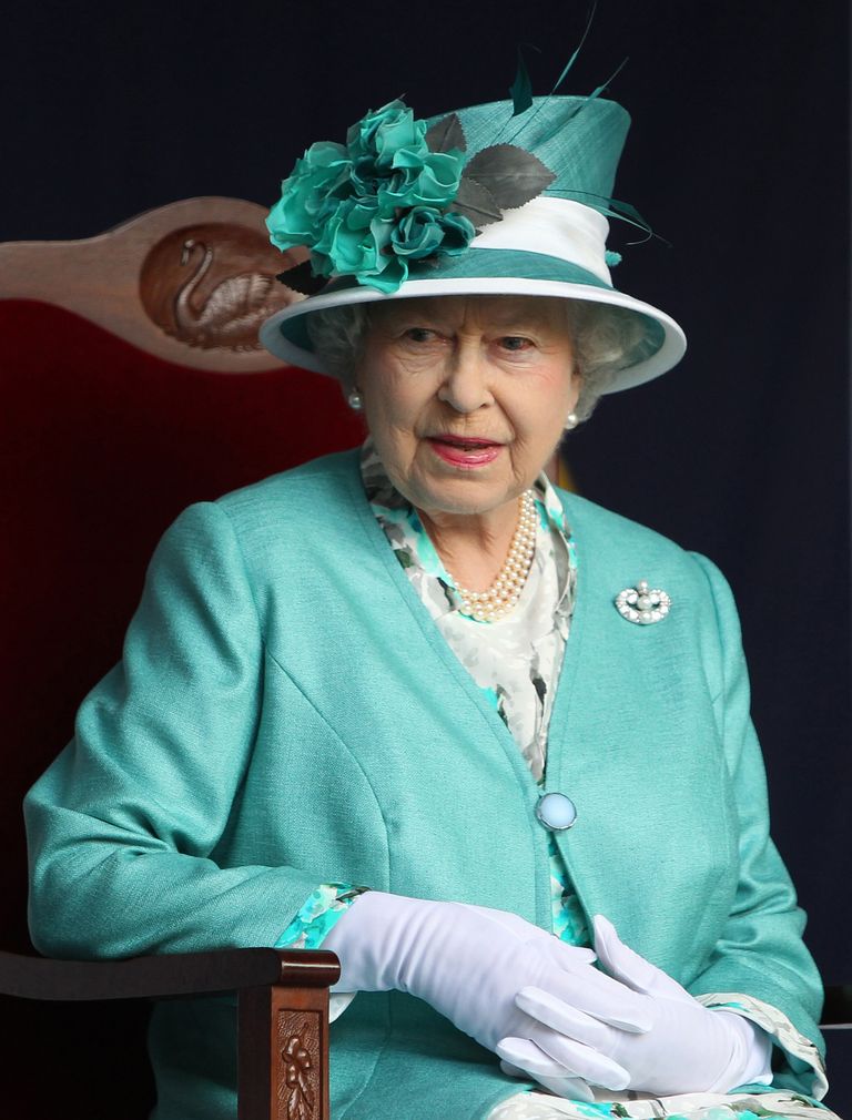 https://www.gettyimages.com/detail/news-photo/queen-elizabeth-ii-attends-a-state-reception-held-at-news-photo/130611872