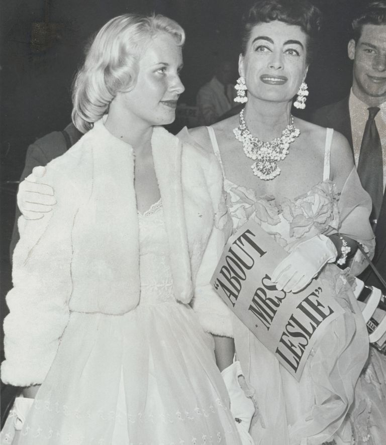 https://www.gettyimages.com/detail/news-photo/joan-crawford-and-her-daughter-christine-at-the-about-mrs-news-photo/517475762