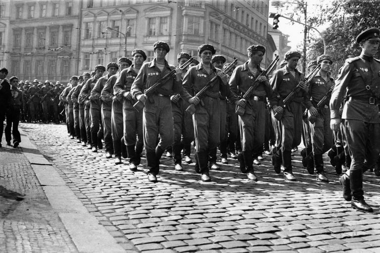 https://www.gettyimages.co.uk/detail/news-photo/soviet-troops-march-through-prague-during-the-prague-spring-news-photo/3334593