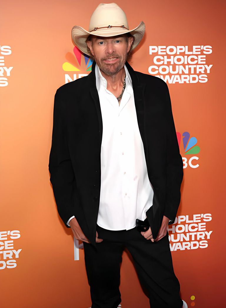 https://www.gettyimages.co.uk/detail/news-photo/toby-keith-attends-the-2023-peoples-choice-country-awards-news-photo/1706759889