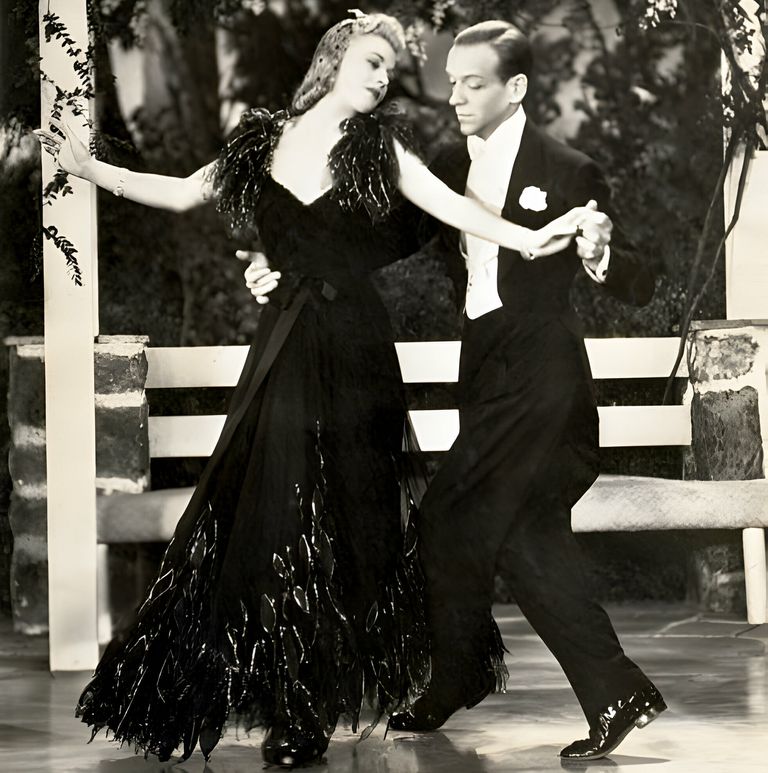 https://www.gettyimages.co.uk/detail/news-photo/fred-astaire-and-ginger-rogers-dancing-in-rko-picture-news-photo/517324694