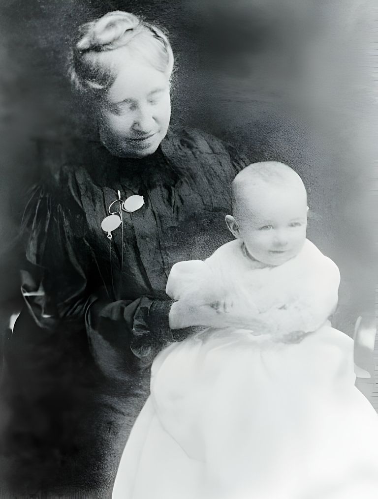 https://www.gettyimages.co.uk/detail/news-photo/amelia-earhert-at-the-age-of-six-months-photograph-circa-news-photo/515142904