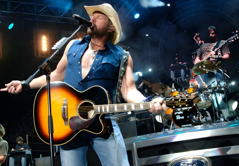 https://www.gettyimages.co.uk/detail/news-photo/toby-keith-performs-at-shoreline-amphitheatre-on-august-30-news-photo/1282569413