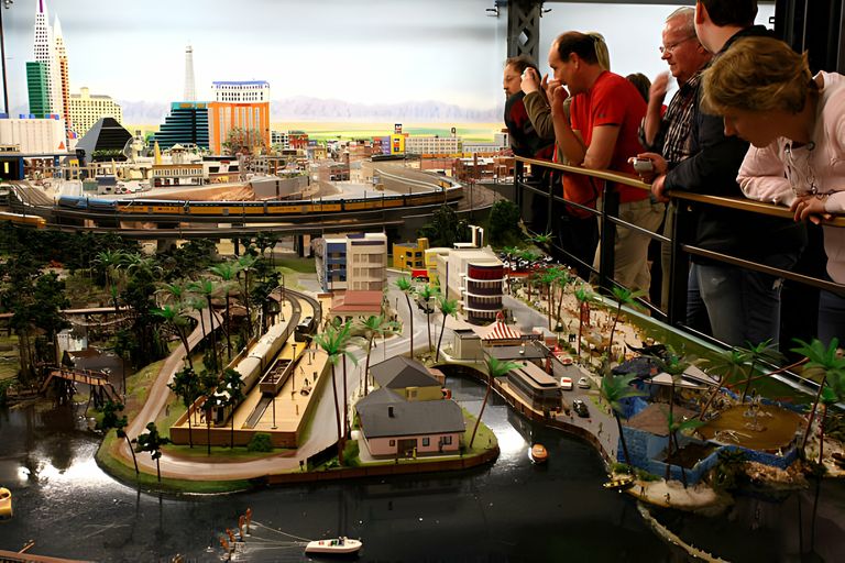 https://www.gettyimages.co.uk/detail/news-photo/visitors-are-seen-in-the-miniatur-wunderland-on-april-2-news-photo/85784566