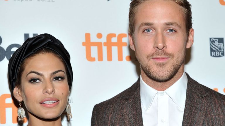 https://www.gettyimages.co.uk/detail/news-photo/actors-eva-mendes-and-ryan-gosling-attend-the-place-beyond-news-photo/151470343