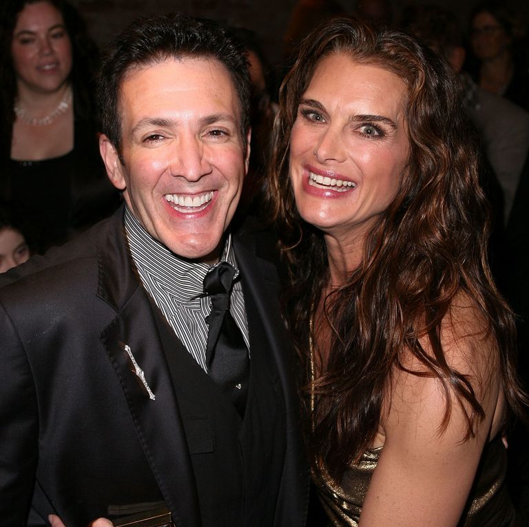 https://www.gettyimages.co.uk/detail/news-photo/vocal-coach-eric-vetro-and-cast-member-brooke-shields-pose-news-photo/104709533