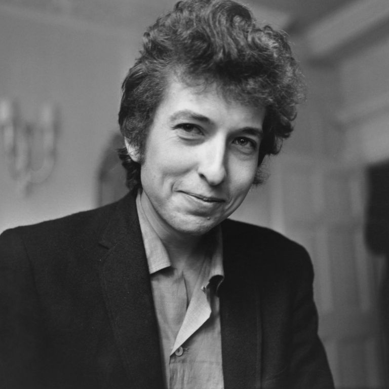 https://www.gettyimages.co.uk/detail/news-photo/american-folk-rock-singer-and-songwriter-bob-dylan-smiles-news-photo/3315233