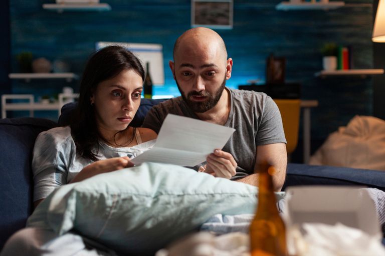 https://www.gettyimages.co.uk/detail/photo/depressed-couple-feeling-sadness-stressed-about-royalty-free-image/1502945262?phrase=dissapointed+couple+with+note