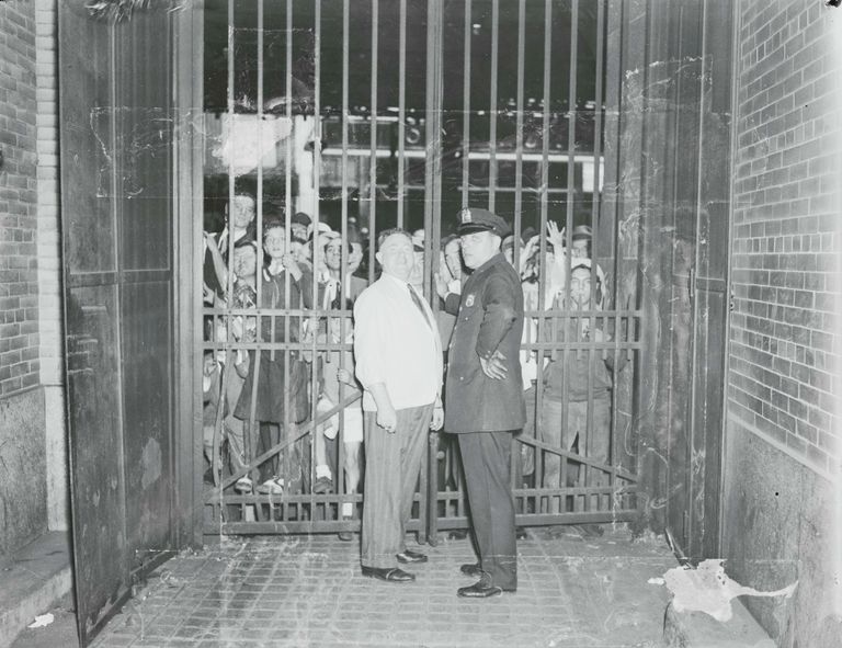 https://www.gettyimages.com/detail/news-photo/crowd-thru-bars-how-crowd-is-kept-from-jail-where-lindy-news-photo/517436764