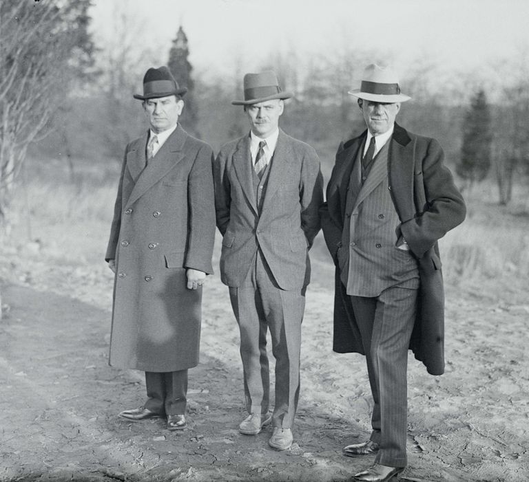https://www.gettyimages.com/detail/news-photo/at-scene-of-lindbergh-kidnaping-left-to-right-are-charles-news-photo/516486260