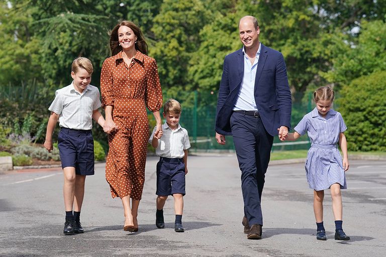 https://www.gettyimages.com/detail/news-photo/prince-george-princess-charlotte-and-prince-louis-news-photo/1243027787